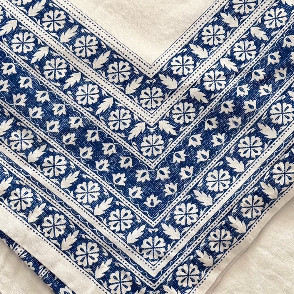 WILLIAMS-SONOMA, 70X90 Rectangular, 100% Cotton Table Cloth 4 Napkins